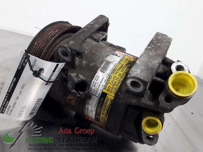 Aircopomp van een Nissan Almera Tino (V10M) 1.8 16V 2002