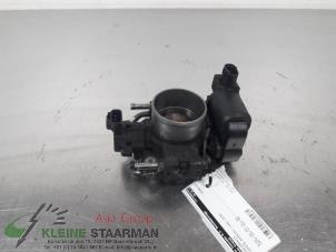 Gebruikte Gasklephuis Toyota Avensis Wagon (T25/B1E) 2.0 16V D-4D-F Prijs € 42,50 Margeregeling aangeboden door Kleine Staarman B.V. Autodemontage