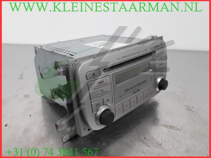 Radio CD Speler van een Suzuki Liana (ERC/ERD/RH4) 1.6 MPi 16V 2004