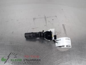 Gebruikte Knipperlicht Schakelaar Nissan Qashqai (J10) 2.0 16V Prijs op aanvraag aangeboden door Kleine Staarman B.V. Autodemontage