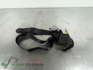 Gebruikte Veiligheidsgordel links-voor Mazda 626 (GF12) 2.0i 16V GLX Prijs € 42,50 Margeregeling aangeboden door Kleine Staarman B.V. Autodemontage