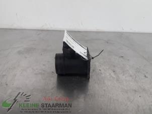Gebruikte Luchthoeveelheidsmeter Nissan Almera Tino (V10M) 1.8 16V Prijs € 42,50 Margeregeling aangeboden door Kleine Staarman B.V. Autodemontage