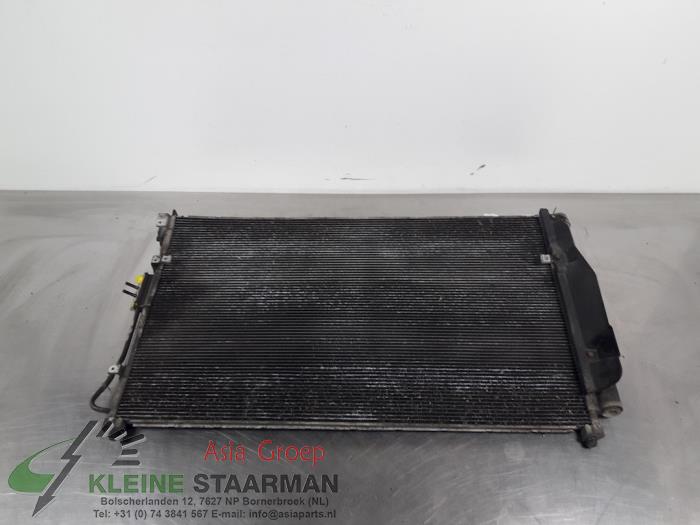 Airco Condensor van een Kia Carnival/Grand Carnival 3 2.7 V6 24V 2006