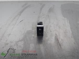 Gebruikte Schakelaar Koplamp Ihv Kia Sportage (SL) 1.6 GDI 16V 4x2 Prijs op aanvraag aangeboden door Kleine Staarman B.V. Autodemontage