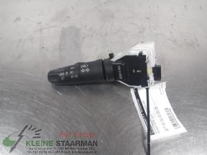 Gebruikte Knipperlicht Schakelaar Nissan Note (E11) 1.4 16V Prijs op aanvraag aangeboden door Kleine Staarman B.V. Autodemontage