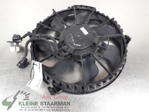 Gebruikte Koelvinhuis Hyundai i20 1.2i 16V Prijs € 42,50 Margeregeling aangeboden door Kleine Staarman B.V. Autodemontage