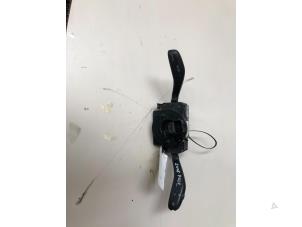 Gebruikte Licht + Raw Schakelaar Volkswagen Polo IV (9N1/2/3) Prijs € 16,94 Inclusief btw aangeboden door Autosloperij de Turk