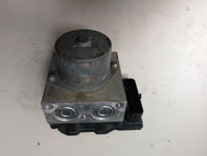 Gebruikte ABS Pomp Ford Mondeo IV 1.6 16V Prijs € 108,90 Inclusief btw aangeboden door Autosloperij de Turk