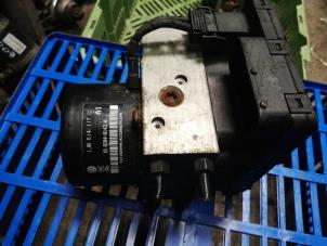 Gebruikte ABS Pomp Volkswagen Golf III (1H1) 1.4 CL Prijs € 43,56 Inclusief btw aangeboden door Autosloperij de Turk