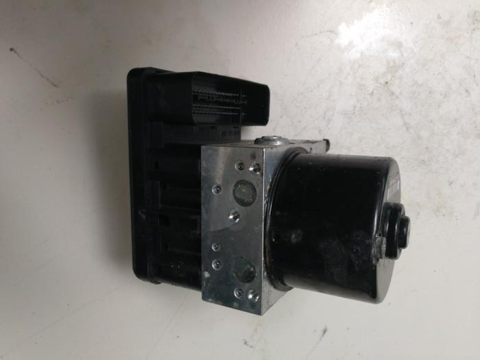 Gebruikte ABS Pomp BMW 3 serie (E92) 318i 16V Prijs € 18,15 Inclusief btw aangeboden door Autosloperij de Turk