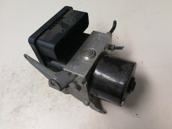 Gebruikte ABS Pomp BMW 3 serie (E90) 316i 16V Prijs € 54,45 Inclusief btw aangeboden door Autosloperij de Turk