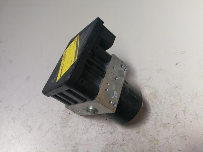 Gebruikte ABS Pomp Opel Astra H GTC (L08) Prijs € 54,45 Inclusief btw aangeboden door Autosloperij de Turk