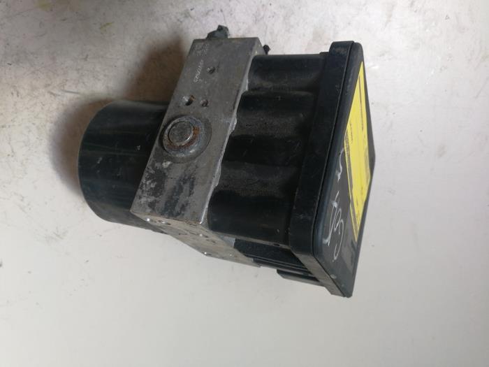 Gebruikte ABS Pomp Volkswagen Golf V (1K1) 1.4 FSI 16V Prijs € 42,35 Inclusief btw aangeboden door Autosloperij de Turk