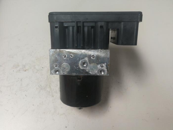 Gebruikte ABS Pomp BMW 3 serie (E92) 320i 16V Prijs € 18,15 Inclusief btw aangeboden door Autosloperij de Turk
