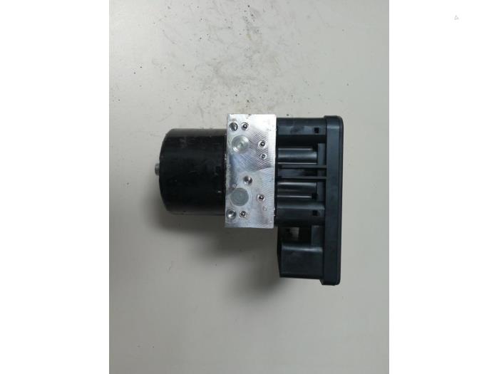 Gebruikte ABS Pomp BMW 3 serie (E90) 318i 16V Prijs € 18,15 Inclusief btw aangeboden door Autosloperij de Turk