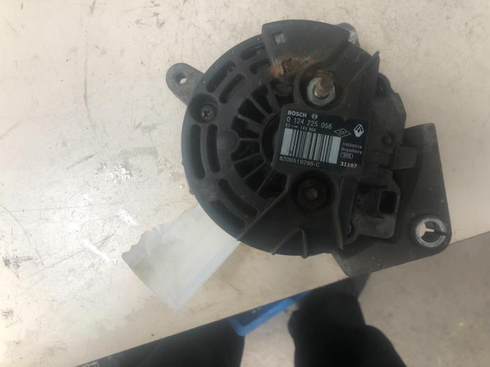 Dynamo van een Renault Twingo II (CN) 1.2 2008