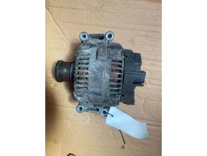 Gebruikte Dynamo Jeep Grand Cherokee (WH/WK) 3.0 CRD V6 24V DPF Prijs € 87,12 Inclusief btw aangeboden door Autosloperij de Turk