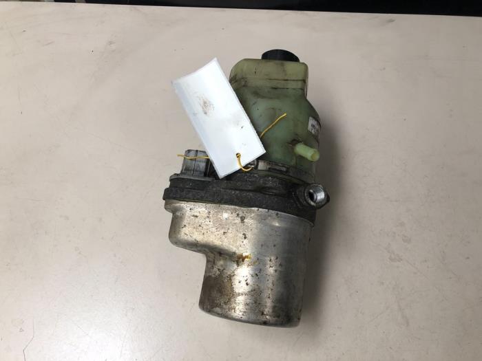 Stuurbekrachtiging Pomp van een Ford C-Max (DM2) 2.0 16V 2007