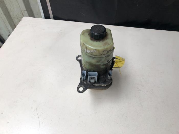 Stuurbekrachtiging Pomp van een Ford C-Max (DM2) 2.0 16V 2007
