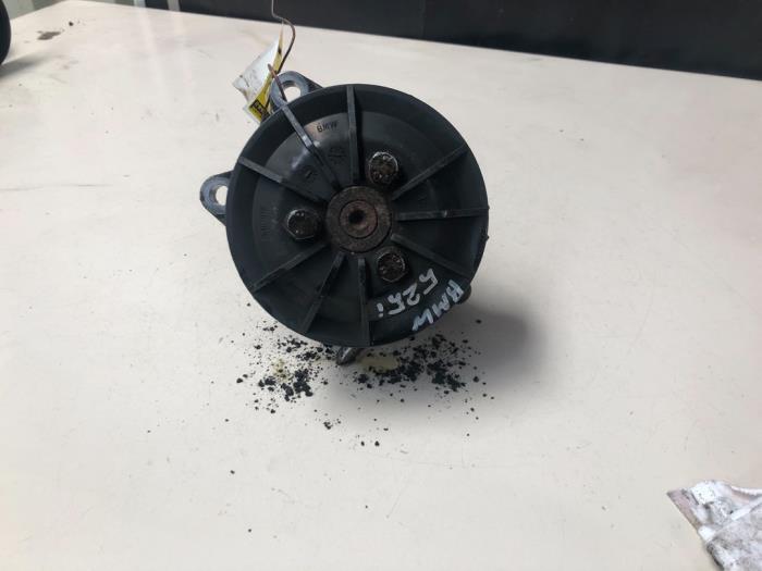 Gebruikte Pomp Servo BMW 5 serie (E60) 525i 24V Prijs € 43,56 Inclusief btw aangeboden door Autosloperij de Turk