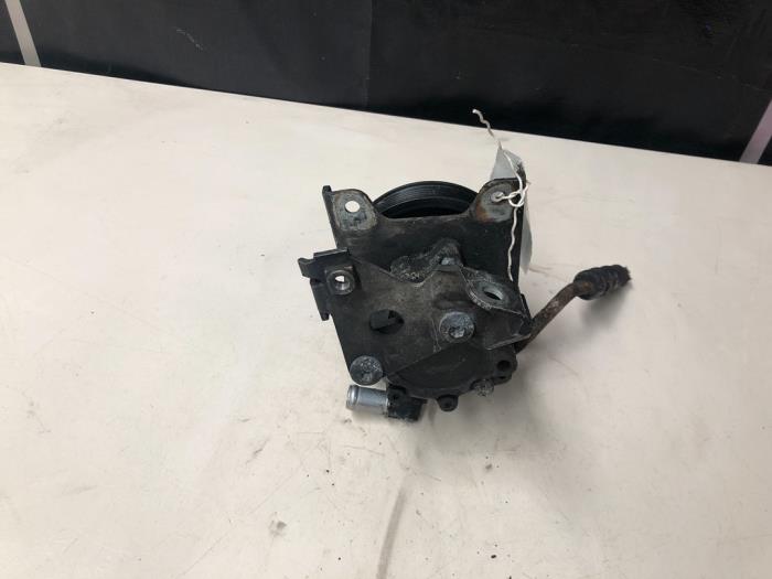 Stuurpomp van een BMW 7 serie (E65/E66/E67) 730i,Li 24V 2008