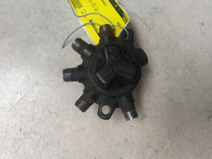 Gebruikte Hogedrukpomp Renault Megane II (BM/CM) 1.5 dCi 100 Prijs € 82,28 Inclusief btw aangeboden door Autosloperij de Turk