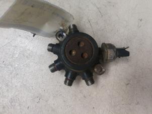 Gebruikte Hogedrukpomp Ford Mondeo IV Wagon 1.8 TDCi 125 16V Prijs € 82,28 Inclusief btw aangeboden door Autosloperij de Turk