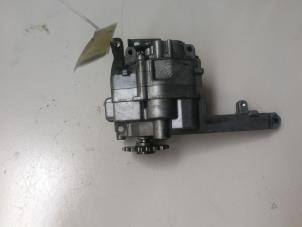 Gebruikte Oliepomp Mercedes CLS (C219) 320 CDI 24V Prijs € 82,28 Inclusief btw aangeboden door Autosloperij de Turk