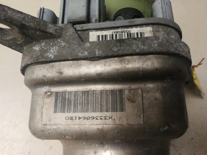 Stuurbekrachtiging Pomp van een Ford C-Max (DM2) 2.0 16V 2007