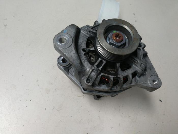Dynamo van een Hyundai i10 (B5) 1.0 12V 2014