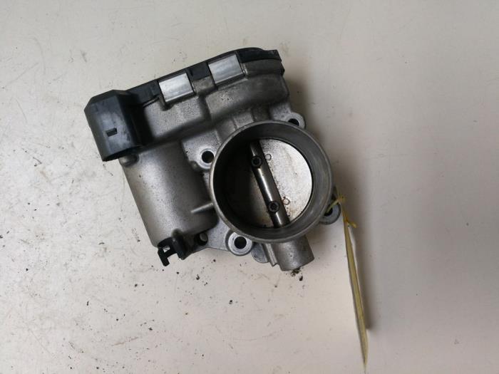 Gebruikte Gasklephuis Ford Fiesta 6 (JA8) 1.6 ST 16V Prijs € 54,45 Inclusief btw aangeboden door Autosloperij de Turk
