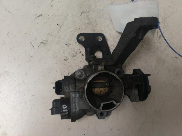 Gebruikte Gasklephuis Renault Clio II (BB/CB) 1.2 16V Prijs € 54,45 Inclusief btw aangeboden door Autosloperij de Turk