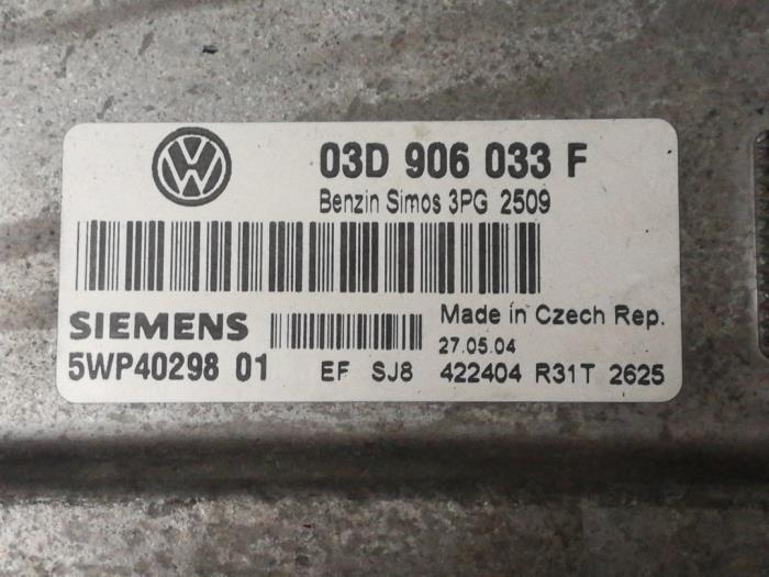 Kontaktslot + computer van een Volkswagen Polo IV (9N1/2/3) 1.2 12V 2005