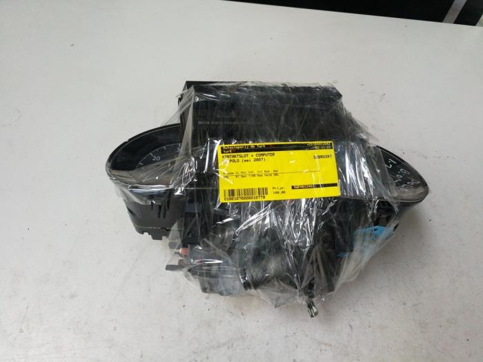 Kontaktslot + computer van een Volkswagen CrossPolo (9N3) 1.2 12V 2007