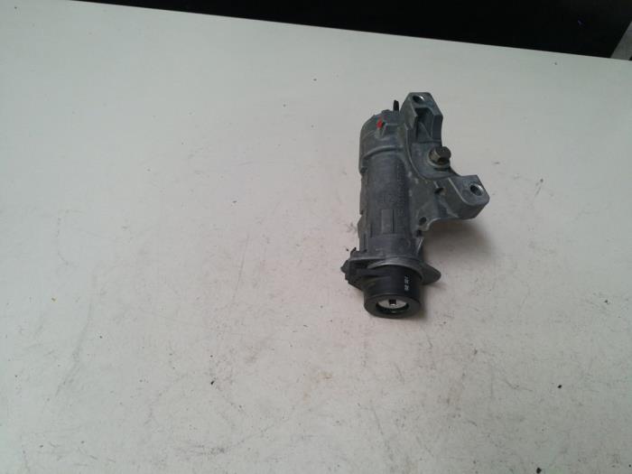 Kontaktslot + computer van een Volkswagen CrossPolo (9N3) 1.2 12V 2007