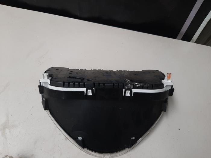 Kontaktslot + computer van een Suzuki Swift (ZA/ZC/ZD) 1.2 16V 2013