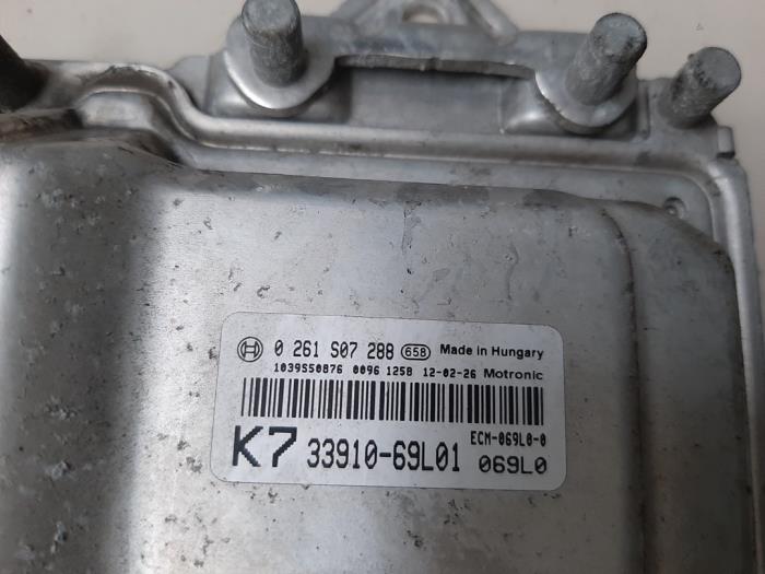 Kontaktslot + computer van een Suzuki Swift (ZA/ZC/ZD) 1.2 16V 2013