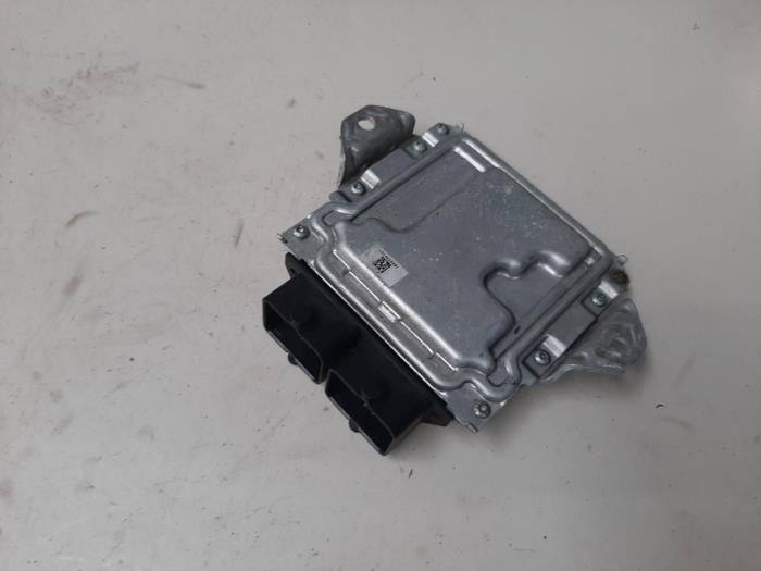 Kontaktslot + computer van een Suzuki Swift (ZA/ZC/ZD) 1.2 16V 2013