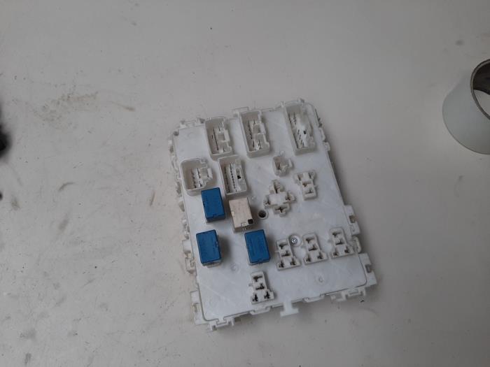 Kontaktslot + computer van een Suzuki Swift (ZA/ZC/ZD) 1.2 16V 2013