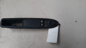 Gebruikte Elektrisch Raam Schakelaar Citroen DS4 (NX) Prijs € 30,00 Margeregeling aangeboden door Autosloperij de Turk