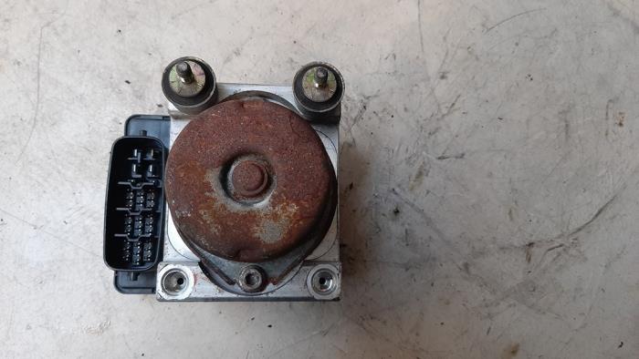 Gebruikte ABS Pomp Toyota Yaris (P1) 1.0 16V VVT-i Prijs € 24,20 Inclusief btw aangeboden door Autosloperij de Turk