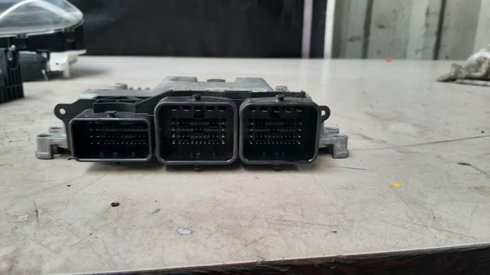 Kontaktslot + computer van een Peugeot 208 I (CA/CC/CK/CL) 1.4 HDi 2012