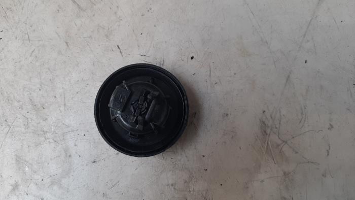 Kontaktslot + computer van een Peugeot 208 I (CA/CC/CK/CL) 1.4 HDi 2012