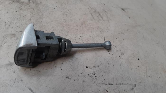 Kontaktslot + computer van een Peugeot 208 I (CA/CC/CK/CL) 1.4 HDi 2012