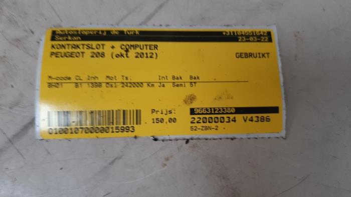 Kontaktslot + computer van een Peugeot 208 I (CA/CC/CK/CL) 1.4 HDi 2012