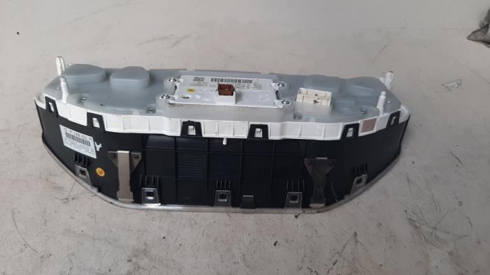 Kontaktslot + computer van een Peugeot 208 I (CA/CC/CK/CL) 1.4 HDi 2012