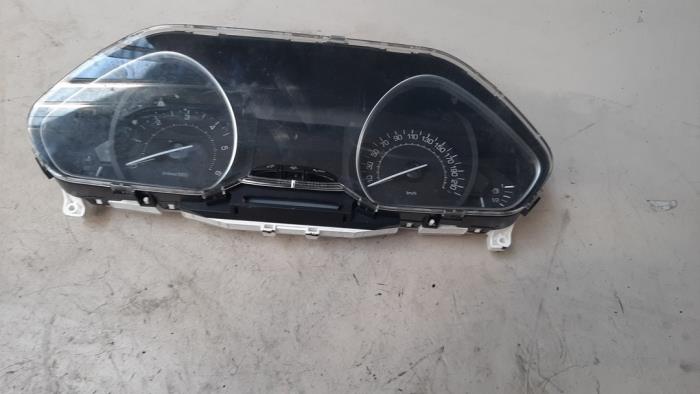 Kontaktslot + computer van een Peugeot 208 I (CA/CC/CK/CL) 1.4 HDi 2012