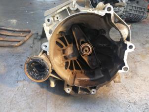 Gebruikte Versnellingsbak Volkswagen Golf V (1K1) 1.4 16V Prijs € 381,15 Inclusief btw aangeboden door Autosloperij de Turk
