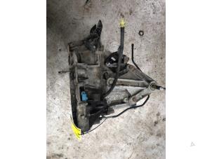 Gebruikte Versnellingsbak Renault Clio III (BR/CR) 1.2 16V TCe 100 Prijs € 272,25 Inclusief btw aangeboden door Autosloperij de Turk
