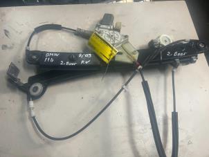 Gebruikte Raammechaniek 2Deurs rechts-voor BMW 1 serie (E81) 118i 16V Prijs € 54,45 Inclusief btw aangeboden door Autosloperij de Turk